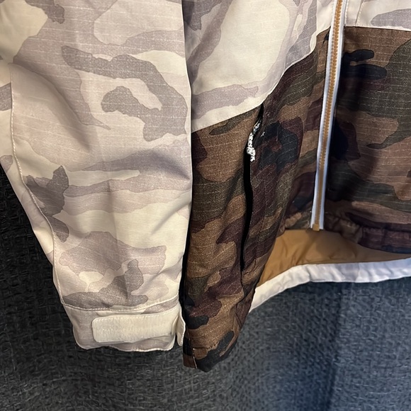 686 Women's Athena Jacket - Picture 7 of 13